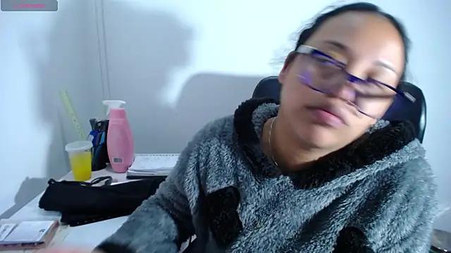 Angelux_chantall from StripChat is Freechat