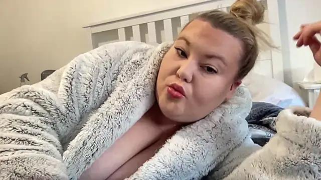 Busty-BBW-Emilie from StripChat is Freechat