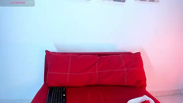 carolineblankc from StripChat is Freechat