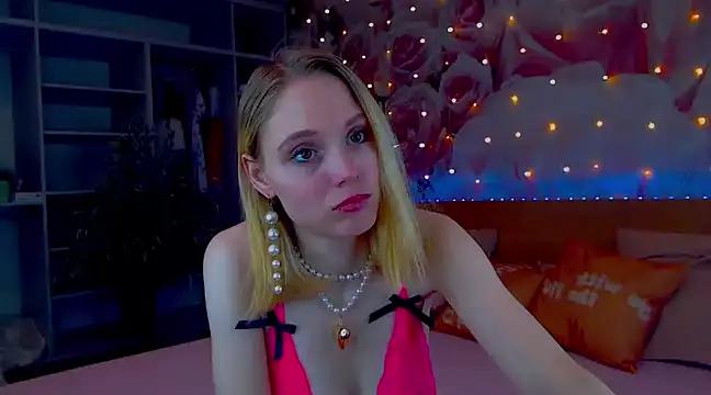 Gina_lovely from StripChat is Freechat