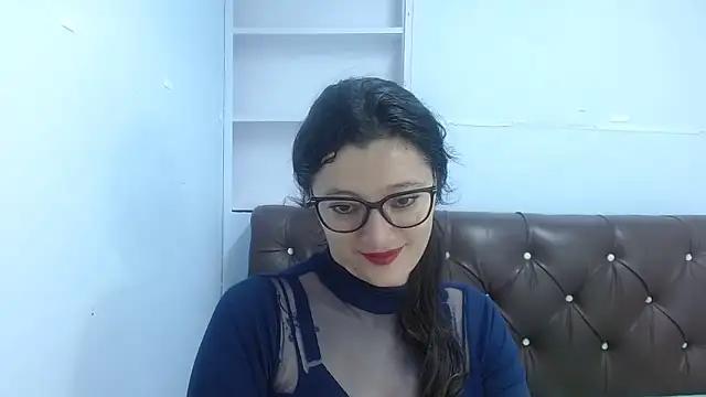 lunazulsj from StripChat is Freechat