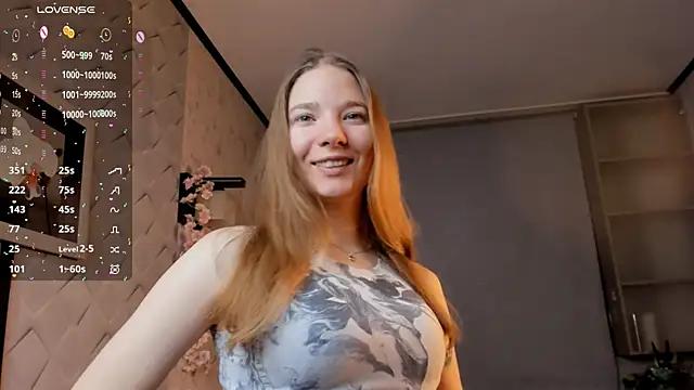 MonicaHops from StripChat is Freechat