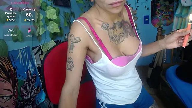 nicole_ink from StripChat is Freechat