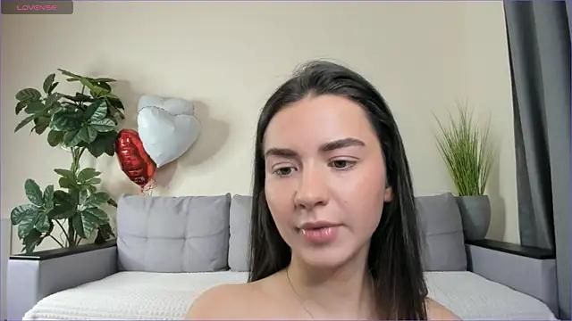 NicoleLuv from StripChat is Freechat