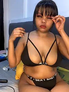 prettycaramel from StripChat is Freechat