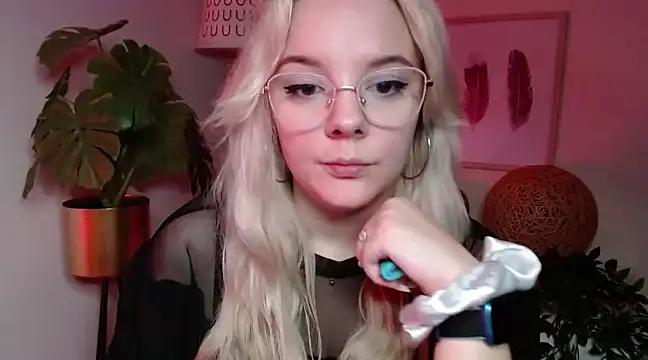 siennaLUST from StripChat is Freechat