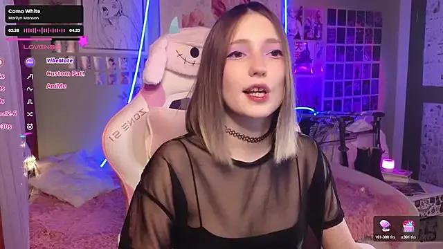 StripChat evierosen is Freechat evierosen — dance with slow undressing