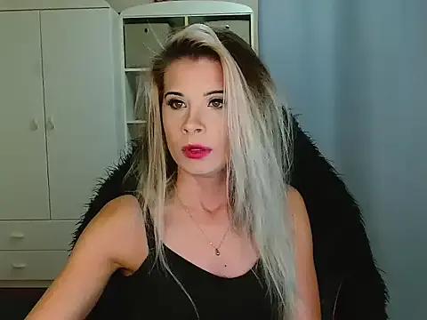 StripChat KristineGlow is Freechat KristineGlow — Are we gonna get undressed together?