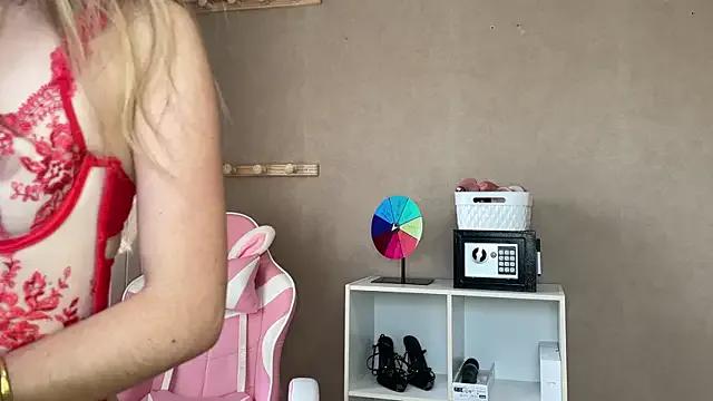 StripChat lucie_mehott is Freechat lucie_mehott — JE TE MONTRE MES SEINS EN PUBLIC