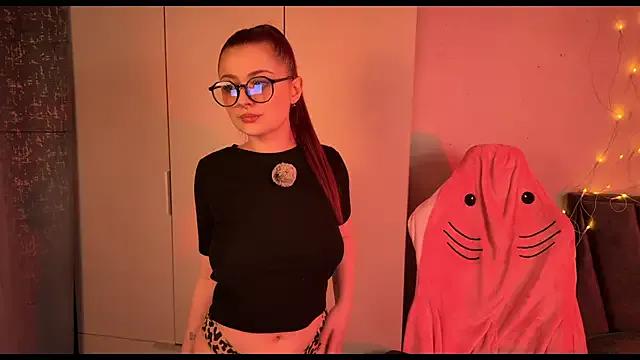 StripChat RozieRose is Freechat RozieRose — Naked